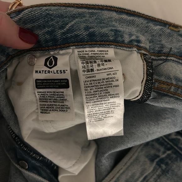 Levi's | Ribcage Straight Ankle in Middle Road | Size 25 - Picture 6 of 6